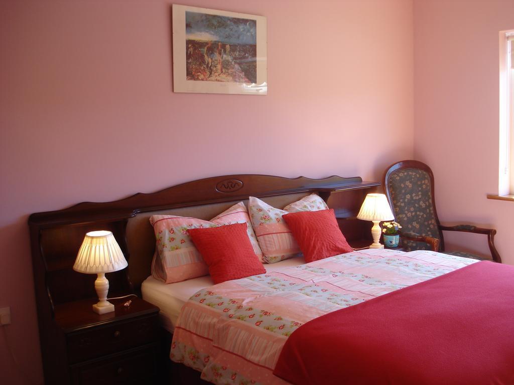 אוטרארד Tullaleagan Guesthouse חדר תמונה