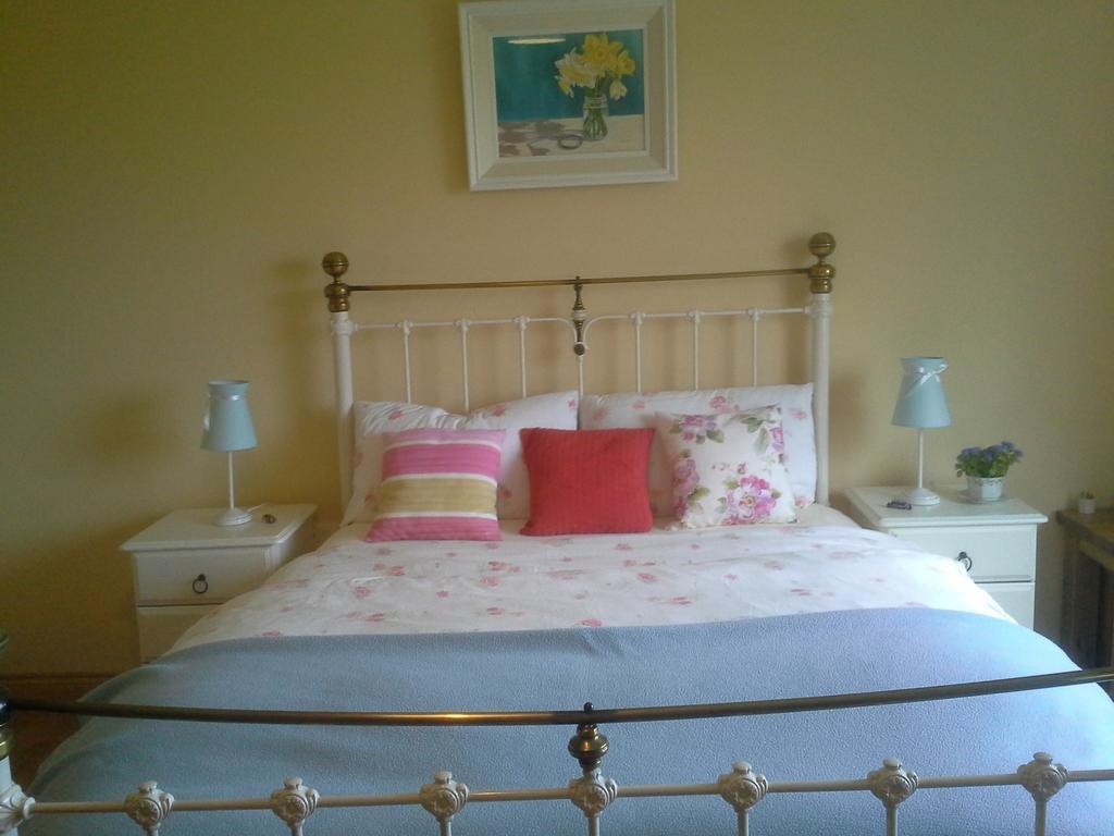אוטרארד Tullaleagan Guesthouse חדר תמונה